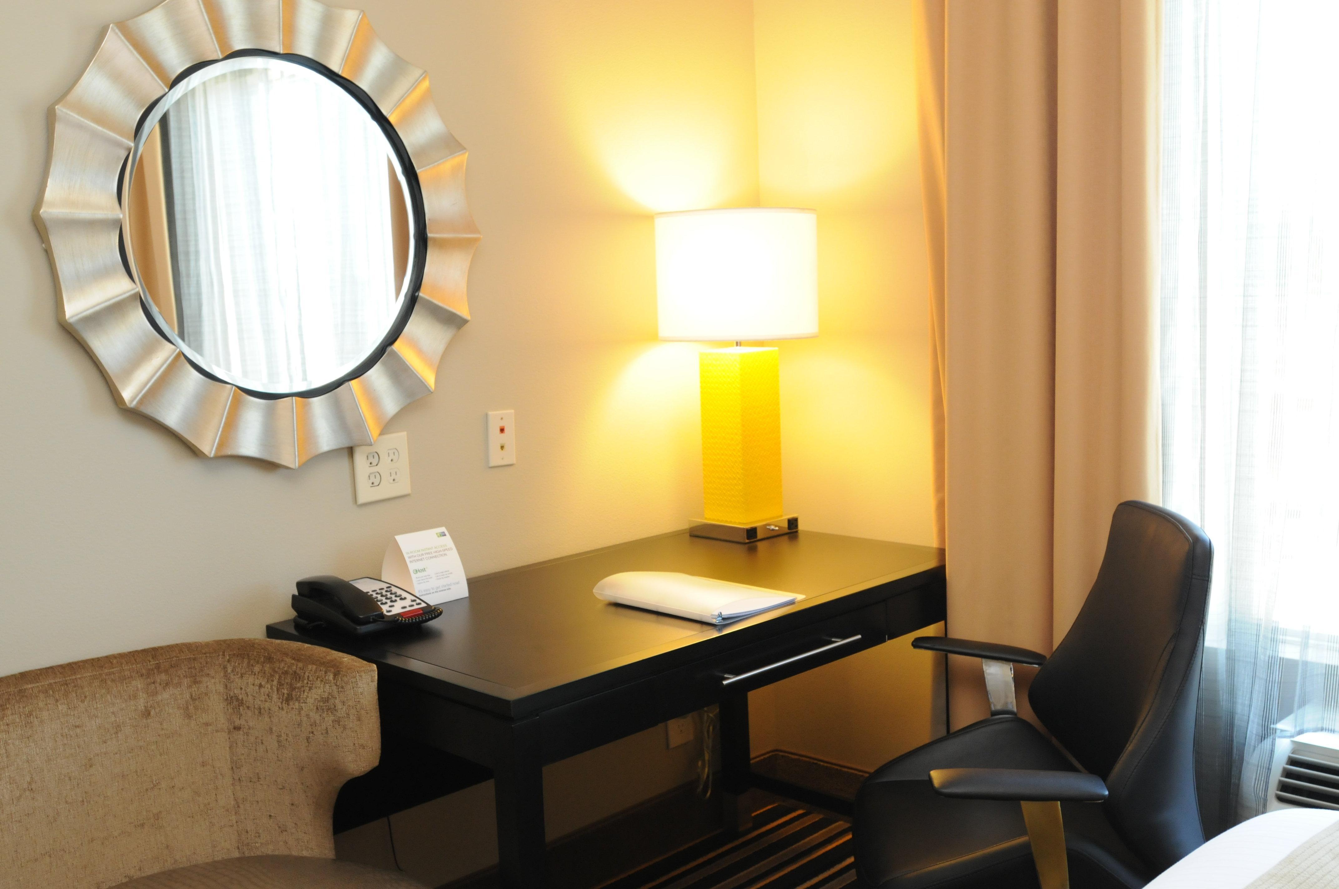 Holiday Inn Express Covington-Madisonville By Ihg Екстер'єр фото